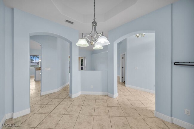 Building Photo - 621 NW 37th Ave