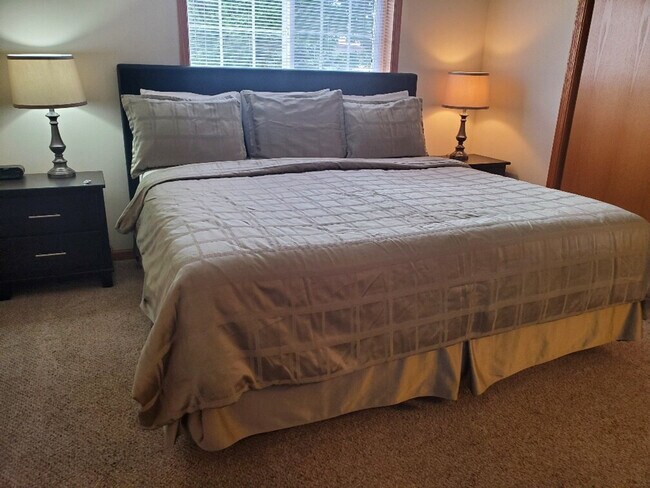 Building Photo - 2309 Deer Park Dr