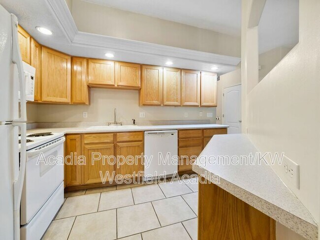 Building Photo - 130 Peregrine Ln