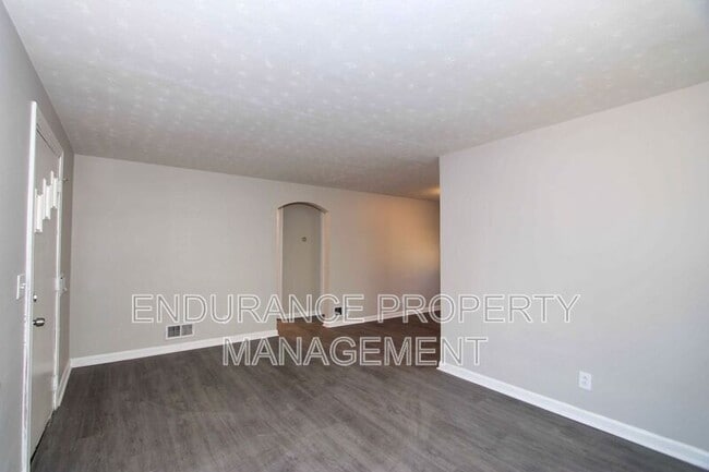 Building Photo - 855 Academy Ave