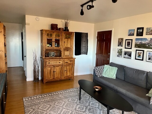 Building Photo - 6077 N Arlington Blvd