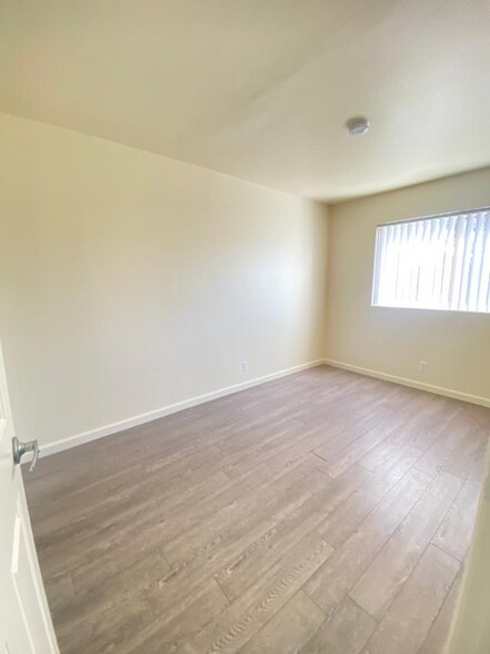 Building Photo - 13012 Riverside Dr
