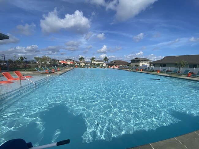 Building Photo - Pet-Friendly Two Bedroom Townhome in Ewa B...