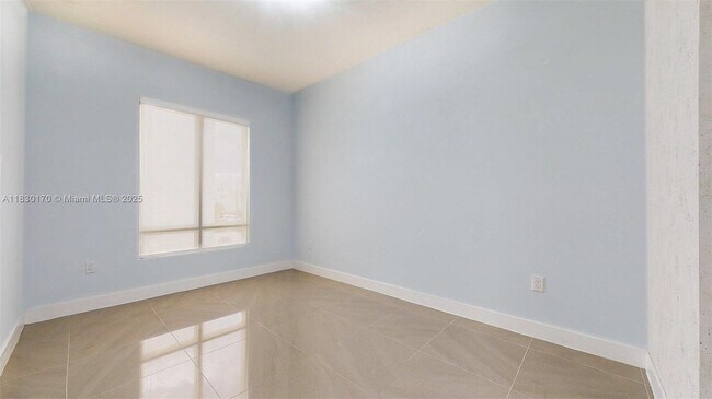 Building Photo - 10255 NW 63rd Terrace
