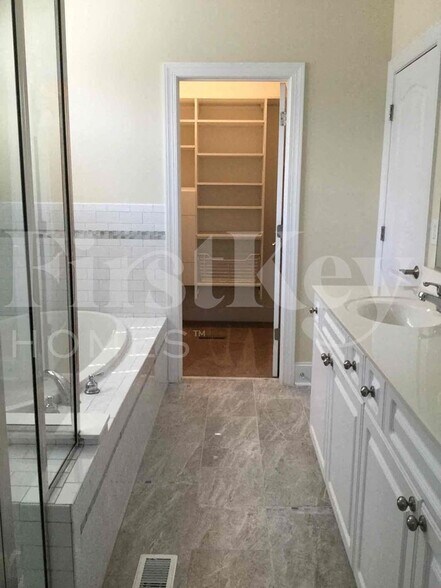 Building Photo - 4192 Cypress Grove Ln