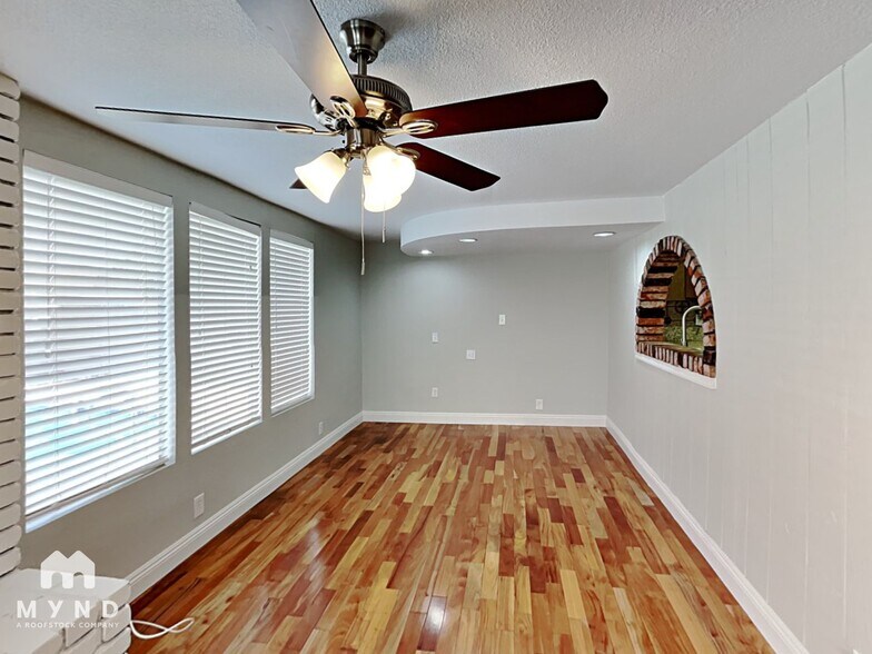 Building Photo - 7052 Acorn Ct