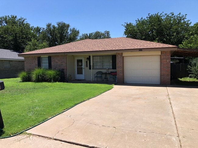 Primary Photo - Located in Canyon 3/2/1 great area CH/A