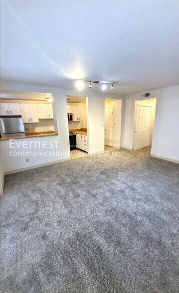 Building Photo - 5316 Pershing Ave