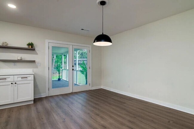 Building Photo - 4 Bedroom 2 Bath House in Corey Woods - Summerville