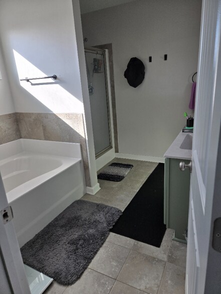 Building Photo - 370 Holly Grove Dr