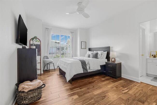 Building Photo - 313 Inner Harbour Cir