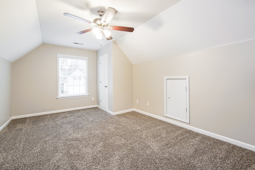 Building Photo - 125 Pearson Place