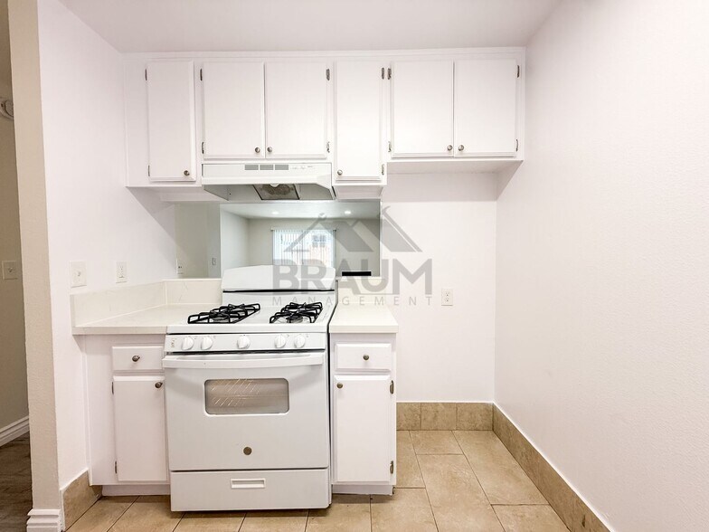 Building Photo - 14257 Friar St