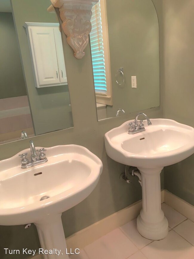 Building Photo - 3 br, 3.5 bath House - 86 North Hollow Alley