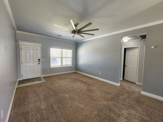 Building Photo - 3 bed, 2 bath home in Shawnee!