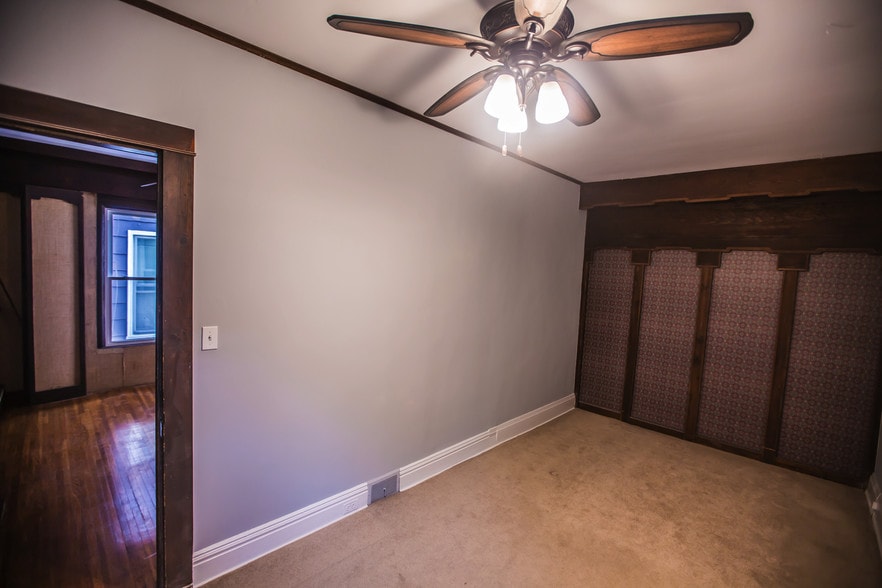 Master Bedroom - 76 Greenfield St