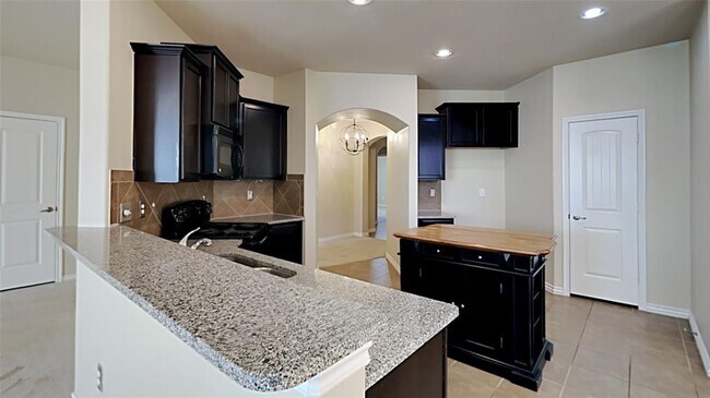 Building Photo - 11004 SW 38th Cir