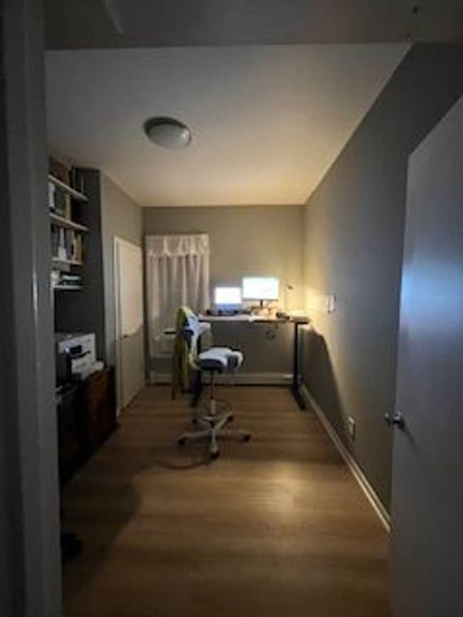 Building Photo - Spacious 3BR (or 2BR + Office) w/ In-Unit Laundry – Renovated, Near Yale SOM