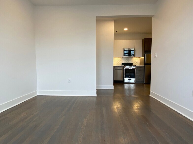 Building Photo - 29 Peterborough St