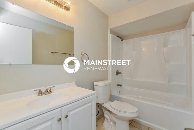 Building Photo - 3 Bedroom Pet-Friendly Home in Deltona, FL with Main Street Renewal