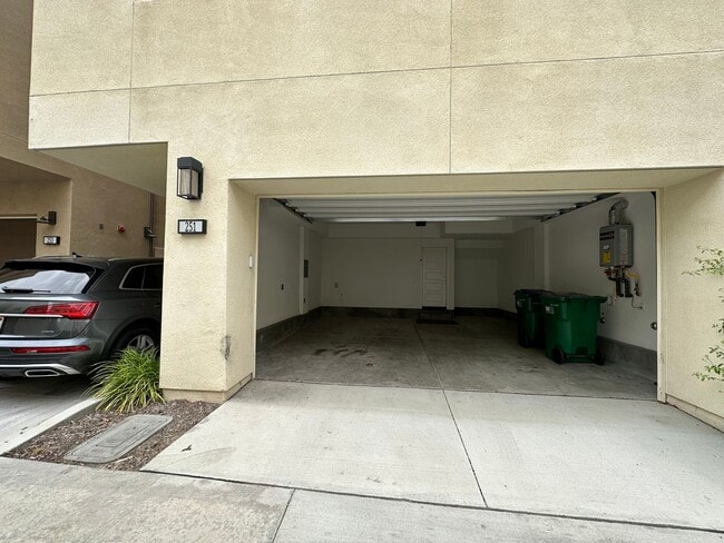 Building Photo - 4 Bedroom home for leasing in Irvine