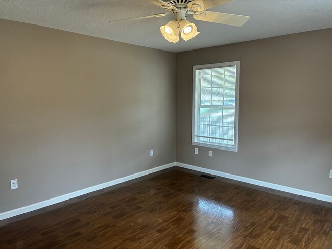 Building Photo - 2 Bedroom 1 Bath Home in Howells Point, Sunset Harbor, Bolivia, N C