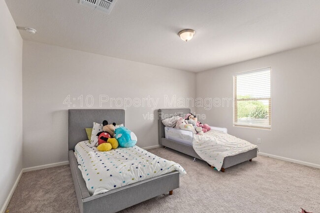 Building Photo - 45174 W Sandhill Rd