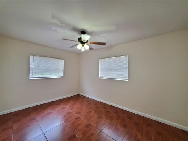 Building Photo - 3377 NW 22nd St