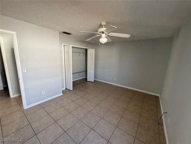 Building Photo - 3004 Santa Barbara Blvd