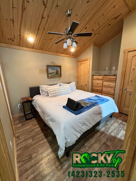 Building Photo - 496 Pearl Ln