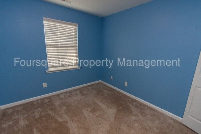 Building Photo - Room in Townhome on Ivy Wood Ln