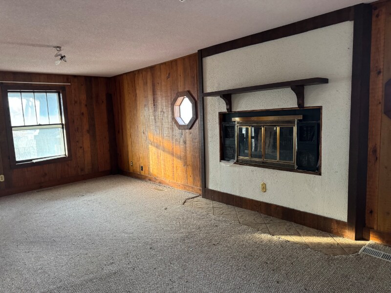 Building Photo - 112 S B St