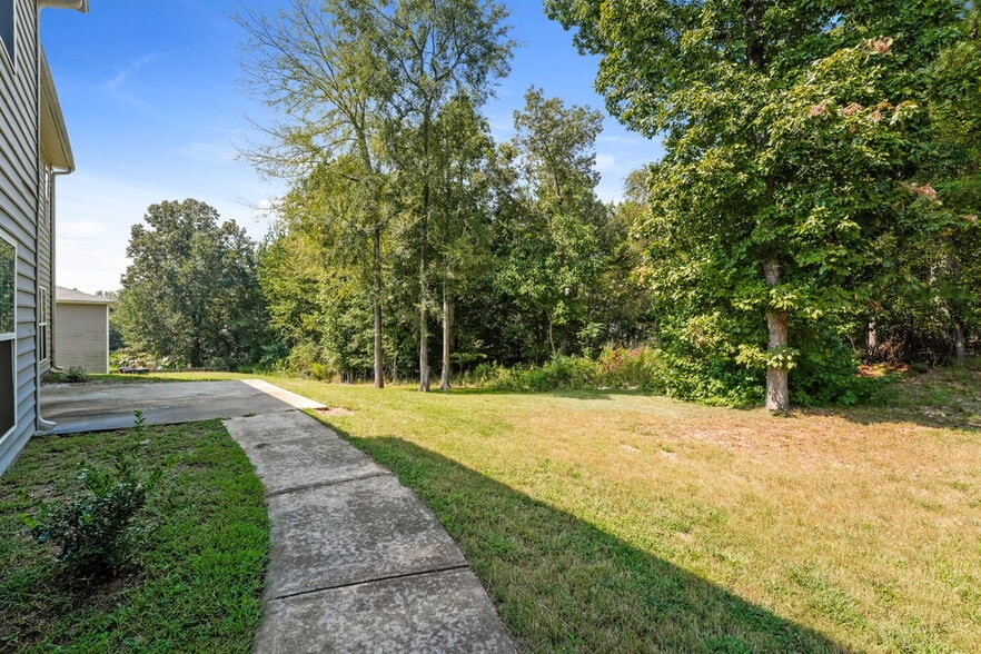 Building Photo - 2054 Jessica Way