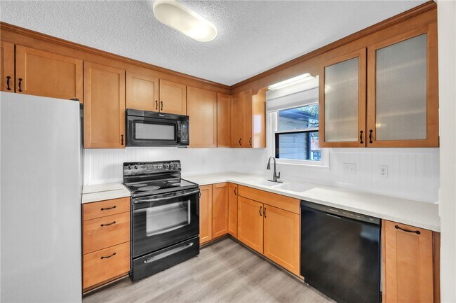 Building Photo - 103 Sunningdale Ct