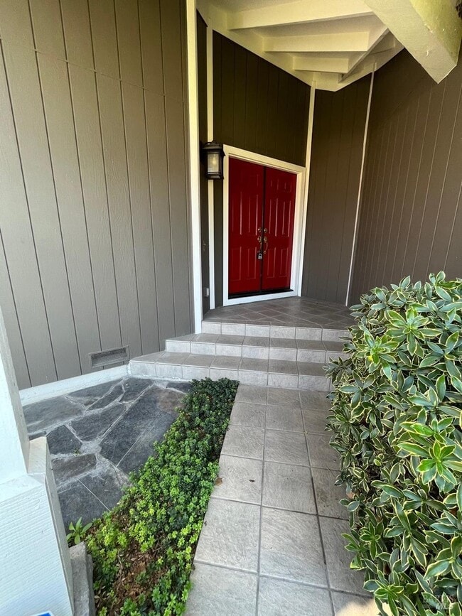 Building Photo - 7216 Roxanne Ln