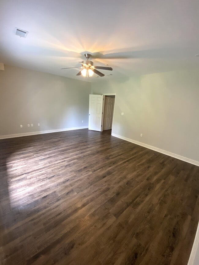 Building Photo - 4492 Great Oak Dr