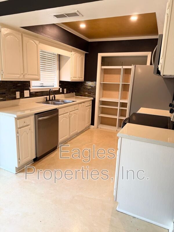 Building Photo - 1902 Harris St