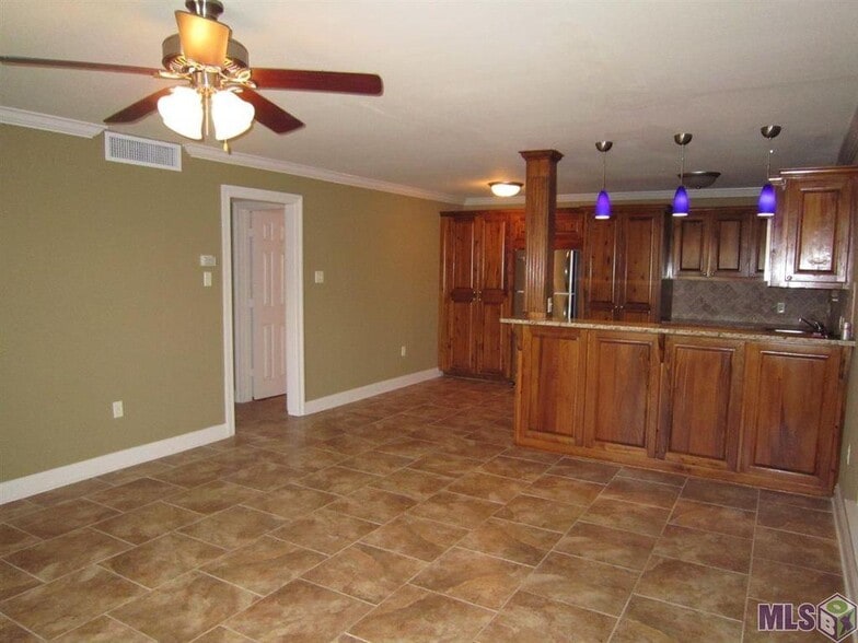 Building Photo - 1290 Park Boulevard # 131