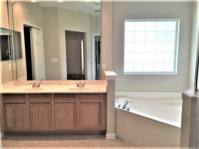 Building Photo - 636 Longcrest Ln