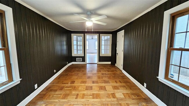 Building Photo - 2108 NW 25th St