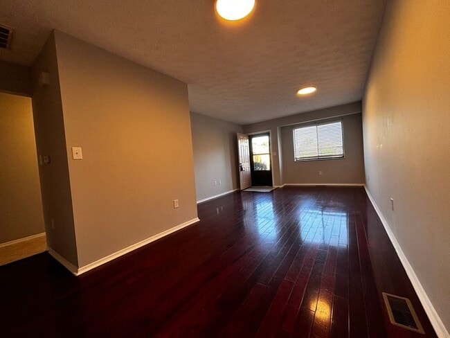 Building Photo - Cozy Butler Township Home with 2-Car Carpo...