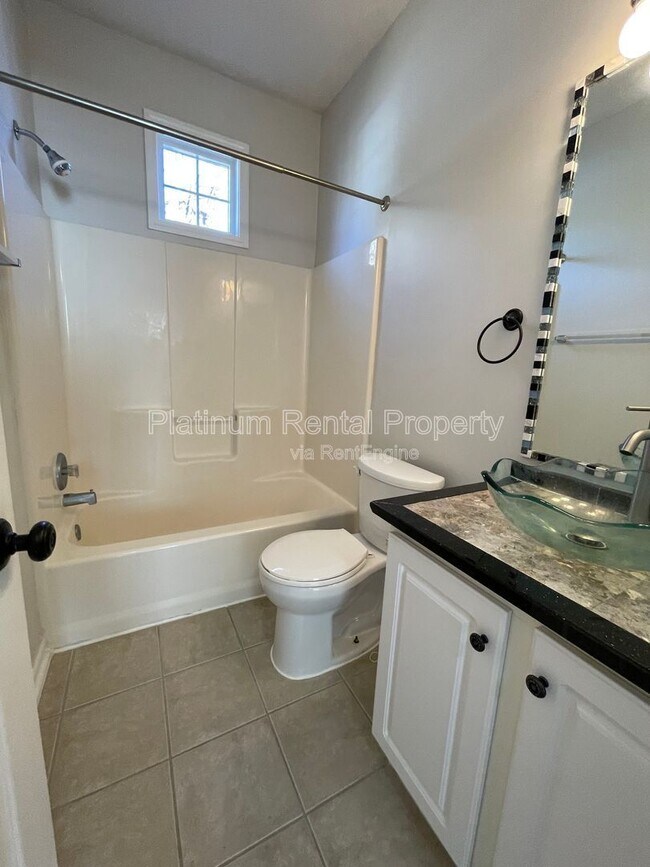 Building Photo - 301 Harmony Ct