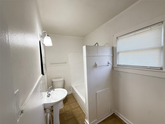 Building Photo - 17119 I-35