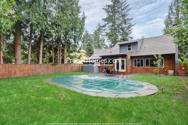 Building Photo - Charming Updated First Addition Cottage!