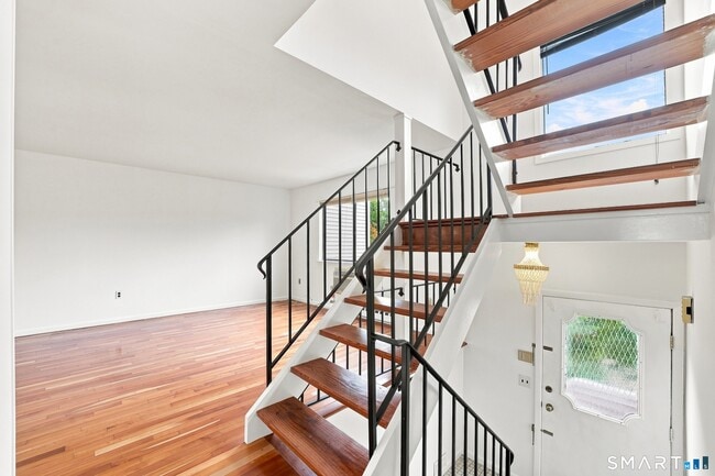 Building Photo - 50 Alvord Ln