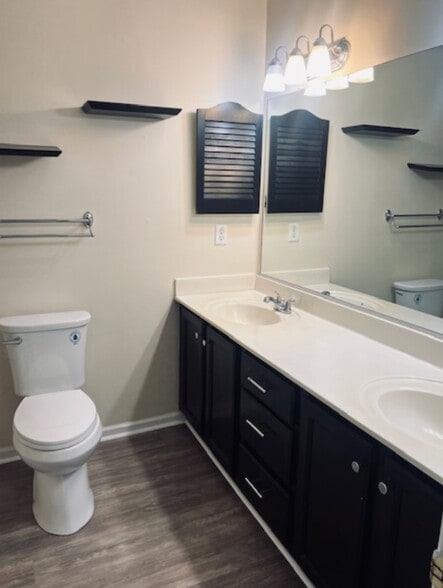 Building Photo - 861 Royal Grove Ct