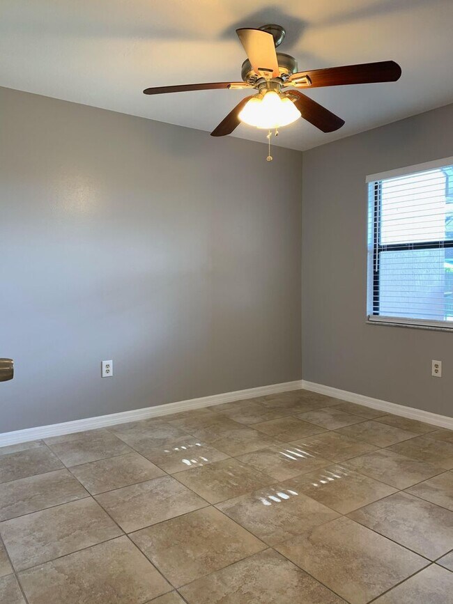 Building Photo - Beautiful and Updated 2/2 in Kissimmee