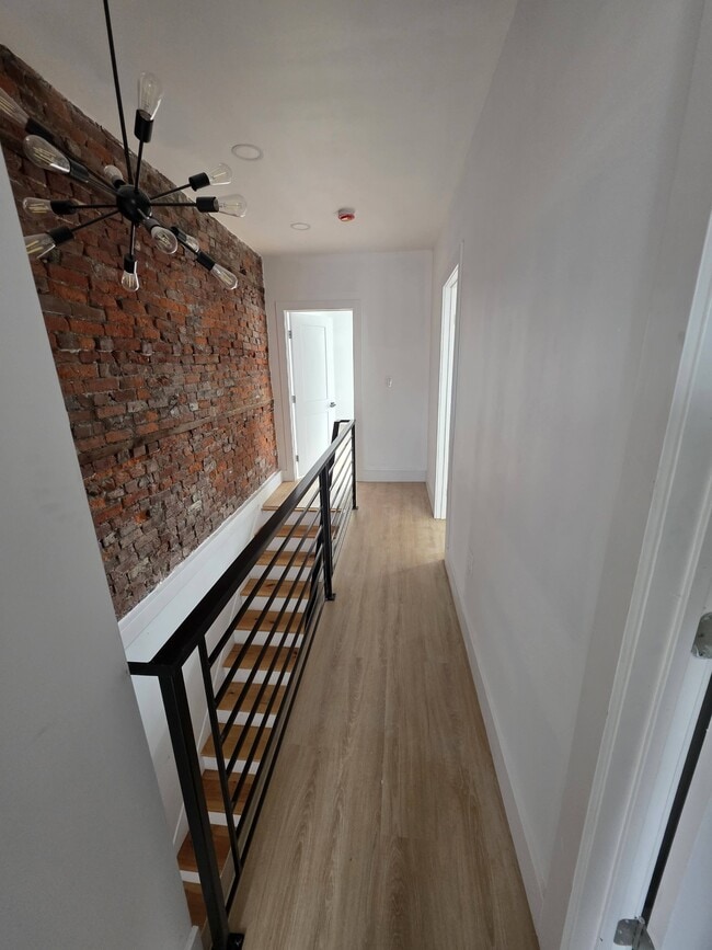 Building Photo - 2304 W Huntingdon St