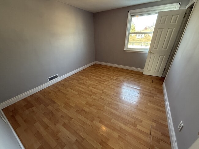 Building Photo - 419 Garden Ave