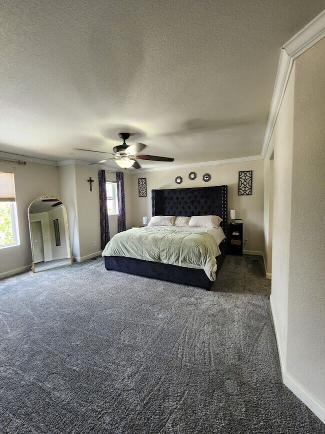 Building Photo - Long Realty & Property Management - 5 bedroom Stunning Home with Full Finished Basement